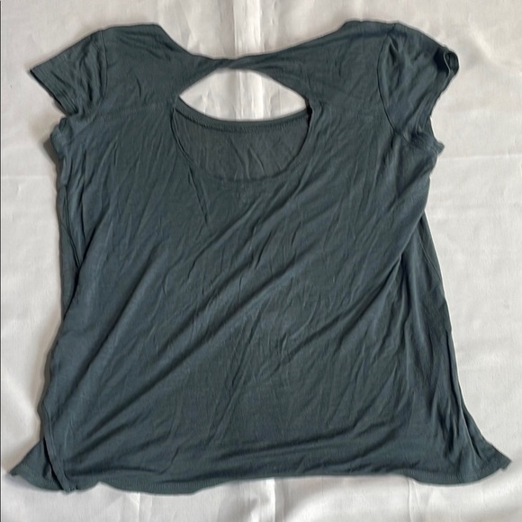JESSICA SIMPSON Green Graphic Tee - Picture 9 of 10
